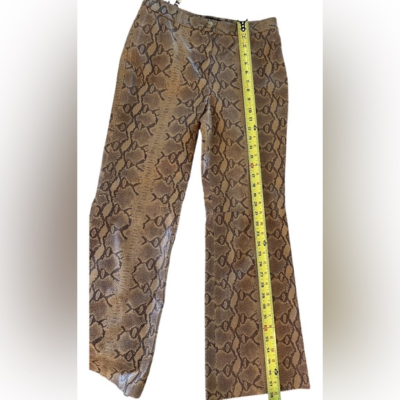 Nili Lotan snake print lambskin leather pants, size 2 worn twice mint condition - Picture 5 of 5